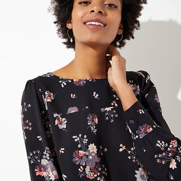 ⭐ Ann Taylor LOFT Black floral print top size XS - Picture 2 of 14